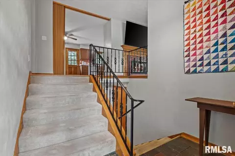 Entry Way - 816 Independence Rdg, Springfield, IL 62702 photo 1 of 8