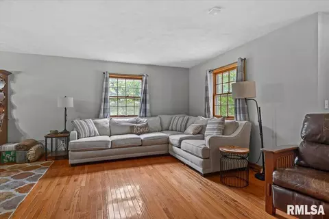 Living - 816 Independence Rdg, Springfield, IL 62702 photo 1 of 1