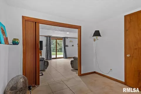 Entry Way - 816 Independence Rdg, Springfield, IL 62702 photo 8 of 8
