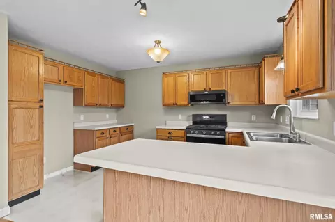 Kitchen - 704 Pheasant Dr, Athens, IL 62613 photo 1 of 2