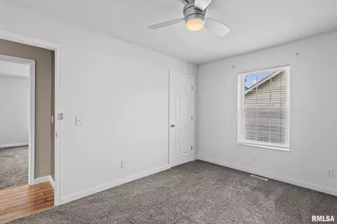 Bedroom - 704 Pheasant Dr, Athens, IL 62613 photo 4 of 7
