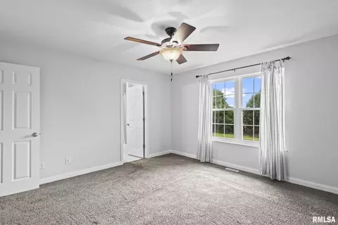 Bedroom - 704 Pheasant Dr, Athens, IL 62613 photo 3 of 7