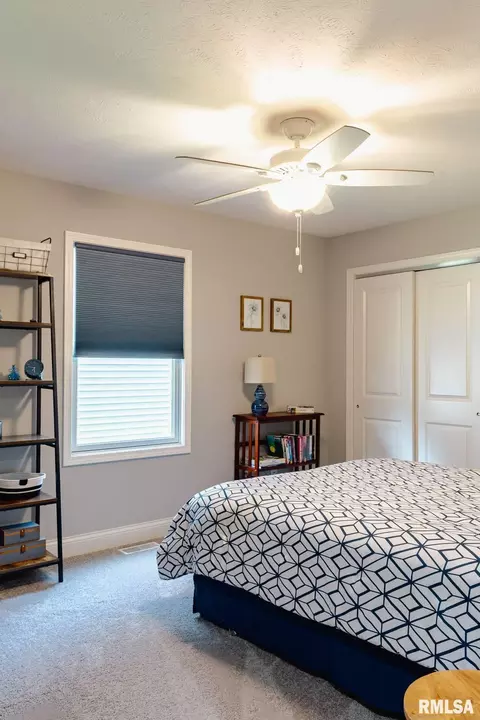 Bedroom - 1518 Dearborn Dr, Springfield, IL 62711 photo 3 of 6
