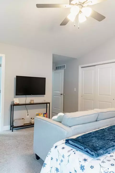 Bedroom - 1518 Dearborn Dr, Springfield, IL 62711 photo 2 of 6
