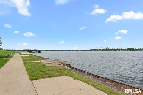 View/Area - 302 Harbor Point Pl, Springfield, IL 62712 photo 1 of 4