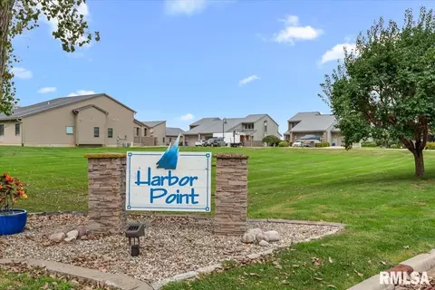 Exterior - 302 Harbor Point Pl, Springfield, IL 62712 photo 6 of 8