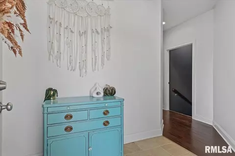Entry Way - 302 Harbor Point Pl, Springfield, IL 62712 photo 1 of 8