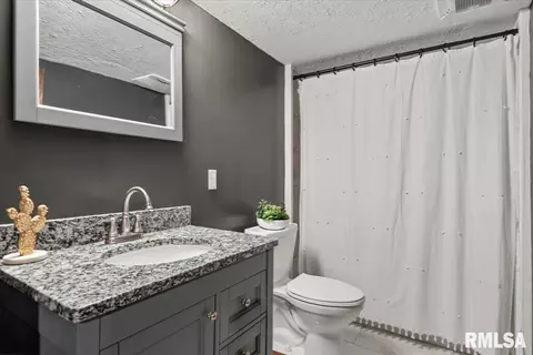 Bath - 302 Harbor Point Pl, Springfield, IL 62712 photo 6 of 6