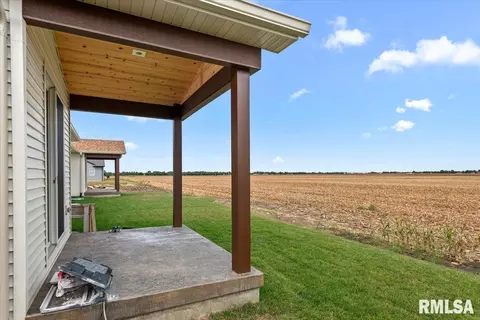 Exterior - 2868 Reseda Rd, Springfield, IL 62711 photo 2 of 5