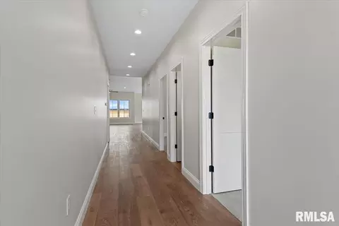 Entry Way - 2868 Reseda Rd, Springfield, IL 62711 photo 1 of 3