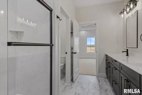 Bath - 2868 Reseda Rd, Springfield, IL 62711 photo 1 of 2