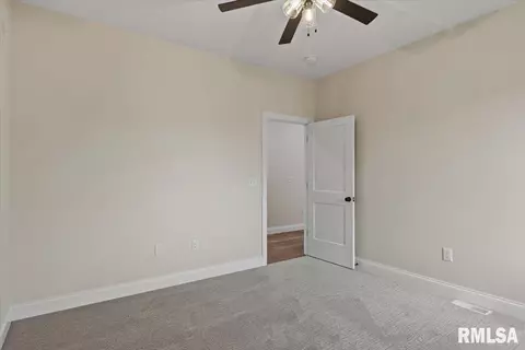 Bedroom - 2866 Reseda Rd, Springfield, IL 62711 photo 5 of 7