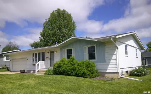 408 Melrose St, Jacksonville, IL 62650