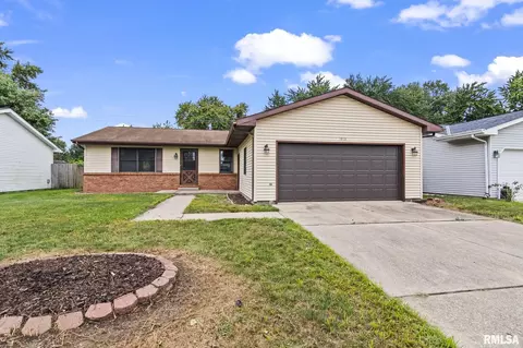 Exterior - 1913 Scarbrough Rd, Springfield, IL 62702 photo 2 of 7
