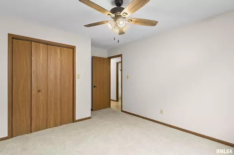 Bedroom - 1913 Scarbrough Rd, Springfield, IL 62702 photo 4 of 8