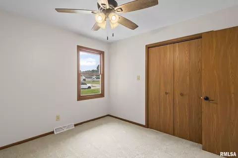 Bedroom - 1913 Scarbrough Rd, Springfield, IL 62702 photo 6 of 8