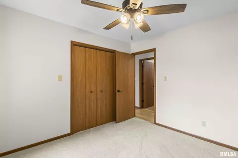 Bedroom - 1913 Scarbrough Rd, Springfield, IL 62702 photo 7 of 8