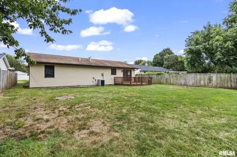 Exterior - 1913 Scarbrough Rd, Springfield, IL 62702 photo 6 of 7