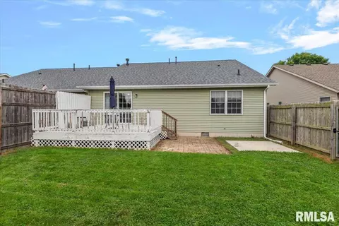 Exterior - 1715 Plover Rd, Springfield, IL 62711 photo 4 of 5