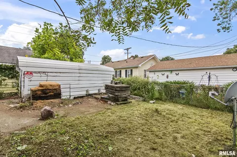 Exterior - 2449 S 6th St, Springfield, IL 62703 photo 3 of 5