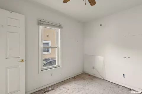 Bedroom - 2449 S 6th St, Springfield, IL 62703 photo 5 of 6