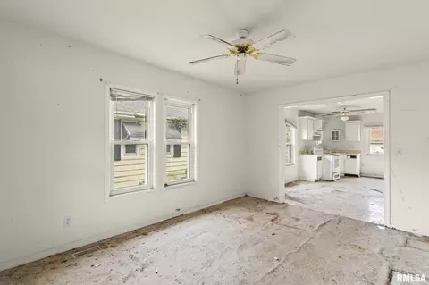 Living - 2449 S 6th St, Springfield, IL 62703 photo 3 of 3