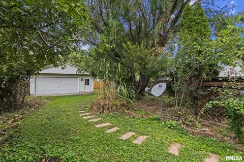 Exterior - 1227 N 3rd St, Springfield, IL 62702 photo 3 of 5