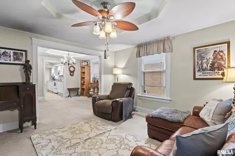 Living - 2420 Holmes Ave, Springfield, IL 62704 photo 3 of 3
