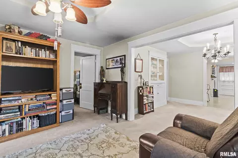Entry Way - 2420 Holmes Ave, Springfield, IL 62704 photo 1 of 4