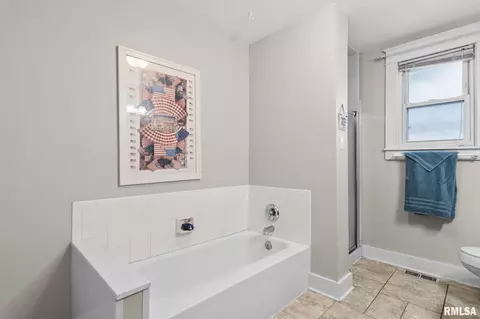 Bath - 2420 Holmes Ave, Springfield, IL 62704 photo 1 of 2