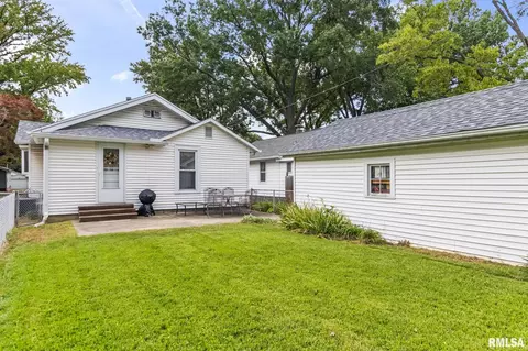 Exterior - 2420 Holmes Ave, Springfield, IL 62704 photo 6 of 7