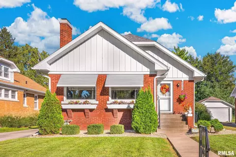 1019 Florence Ave, Galesburg, IL 61401
