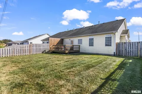 Exterior - 3811 Sugar Loaf Dr, Springfield, IL 62711 photo 6 of 7