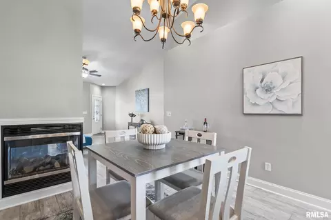 Dining - 3811 Sugar Loaf Dr, Springfield, IL 62711 photo 1 of 4