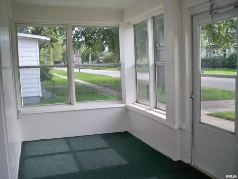 Exterior - 1120 S Pasfield St, Springfield, IL 62704 photo 3 of 3