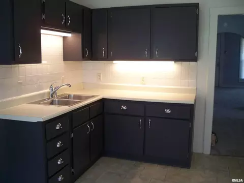 Kitchen - 1120 S Pasfield St, Springfield, IL 62704 photo 2 of 3