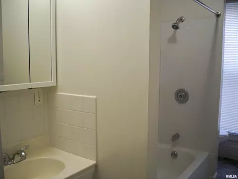 Bath - 1120 S Pasfield St, Springfield, IL 62704 photo 1 of 2