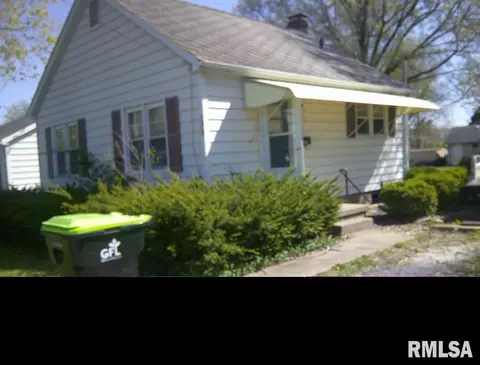 1390 Goltra Ave, Jacksonville, IL 62650