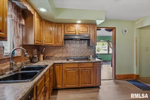 Kitchen - 2124 Blackhawk Rd, Springfield, IL 62702 photo 3 of 3