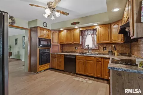 Kitchen - 2124 Blackhawk Rd, Springfield, IL 62702 photo 1 of 3