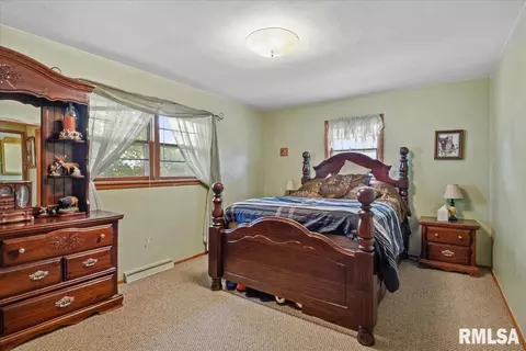 Bedroom - 2124 Blackhawk Rd, Springfield, IL 62702 photo 1 of 4