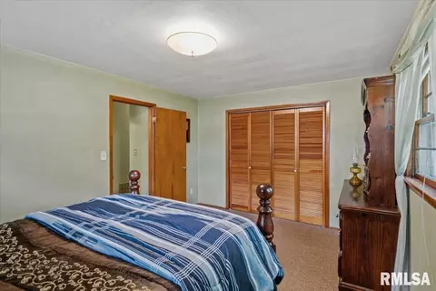 Bedroom - 2124 Blackhawk Rd, Springfield, IL 62702 photo 2 of 4
