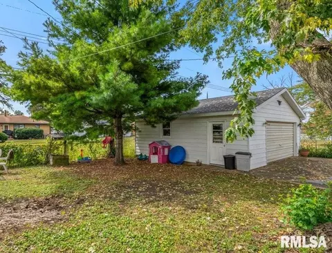 Exterior - 2124 Blackhawk Rd, Springfield, IL 62702 photo 6 of 6