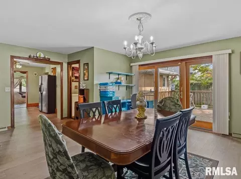 Dining - 2124 Blackhawk Rd, Springfield, IL 62702 photo 4 of 4