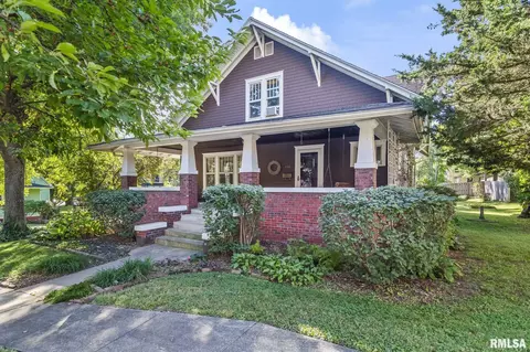 116 W Taylor St, Petersburg, IL 62675