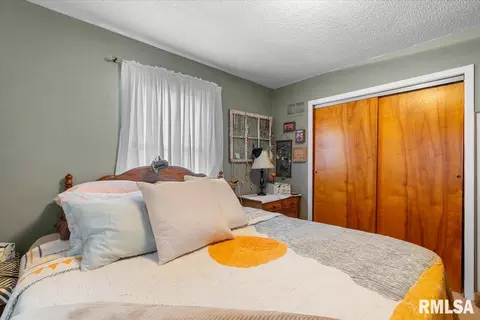 Bedroom - 733 N Walnut St, Springfield, IL 62702 photo 3 of 6