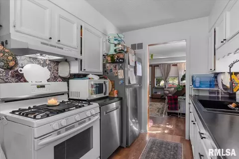 Entry Way - 733 N Walnut St, Springfield, IL 62702 photo 1 of 1