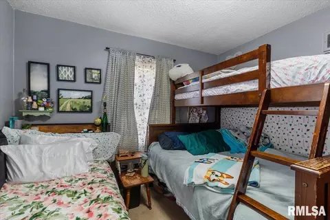 Bedroom - 733 N Walnut St, Springfield, IL 62702 photo 5 of 6