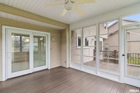 Exterior - 209 Prestwick Rd, Springfield, IL 62702 photo 6 of 7
