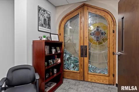 Entry Way - 501 E Capitol St, Springfield, IL 62701 photo 4 of 8